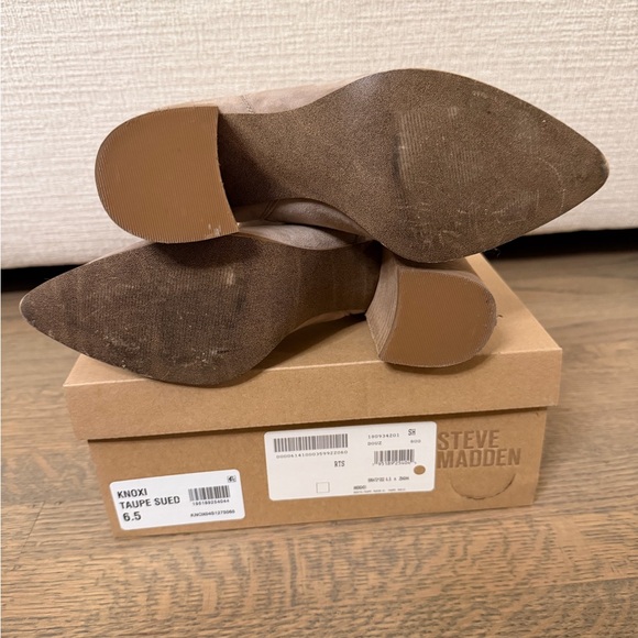 Steve Madden Women's Beige Suede Ankle Booties: KNOXI TAUPE SUEDE booties - Picture 4 of 6